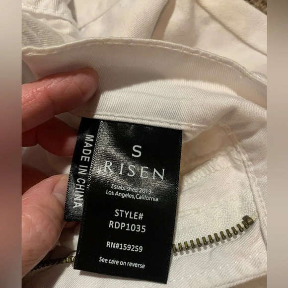 Risen White Denim Straight Leg Jeans size Small, NWT - Picture 4 of 7